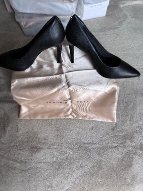 Black 4" Heel by renowned Brazilian designer Jorge Bischoff of São Paulo, Brazil